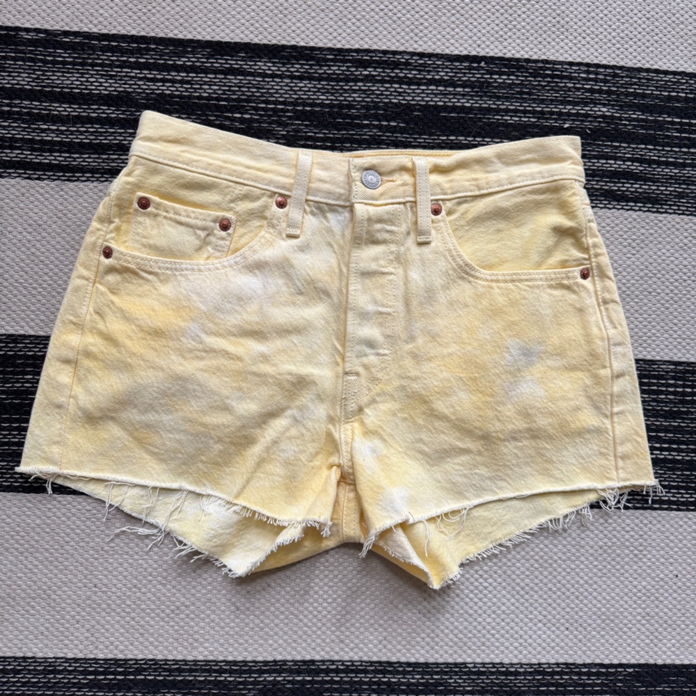 Levi's 501 Women's Levi's Premium Yellow Cut Off Button Fly Jeans Short Size W27